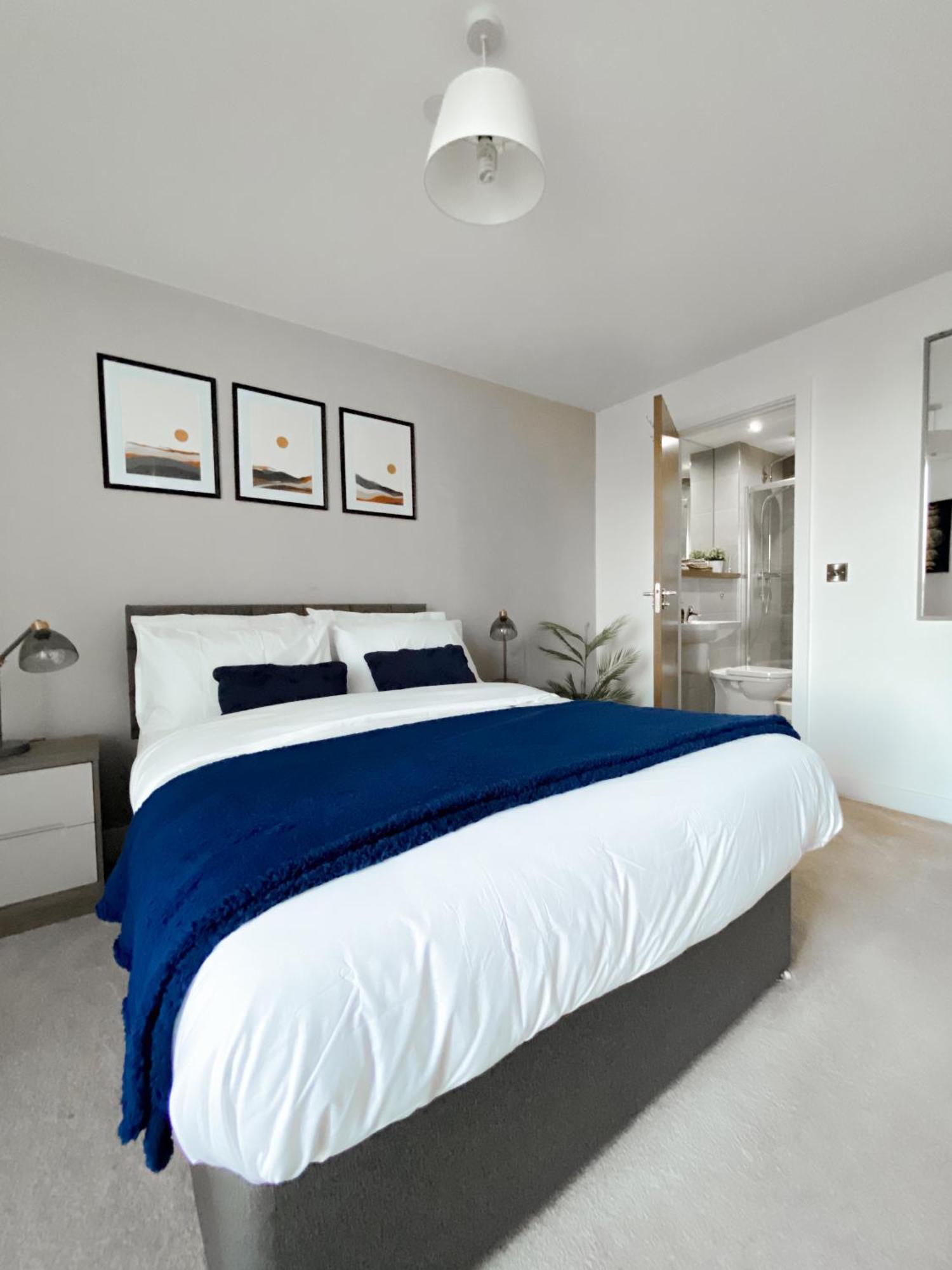 The Panda - Modern 2 Bedroom Apt In Manchester City Centre — Photos 1