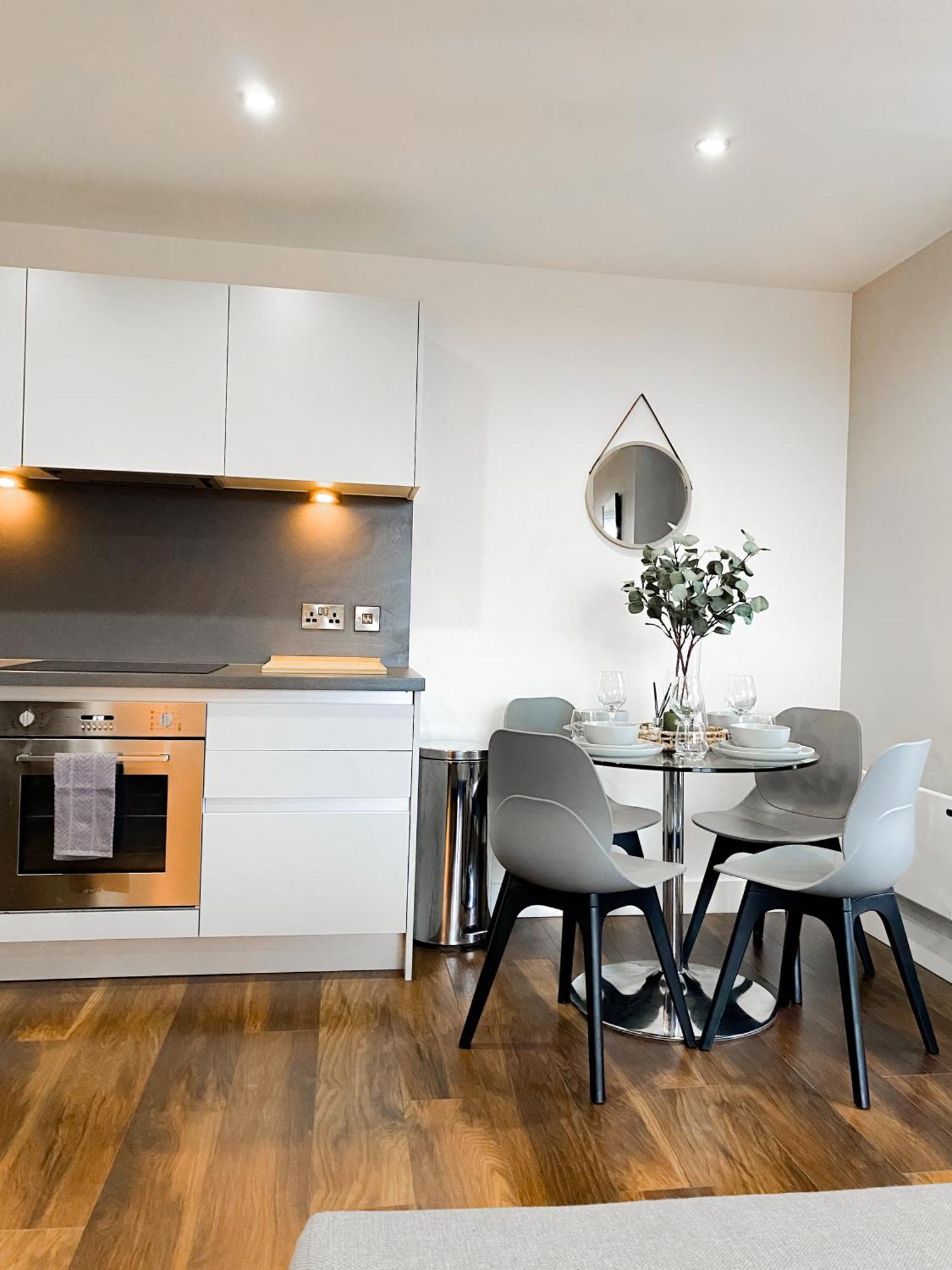 The Panda - Modern 2 Bedroom Apt In Manchester City Centre, Manchester